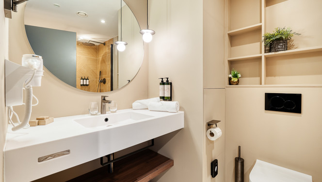 Salle de bain moderne de la Chambre Supérieure à Spa